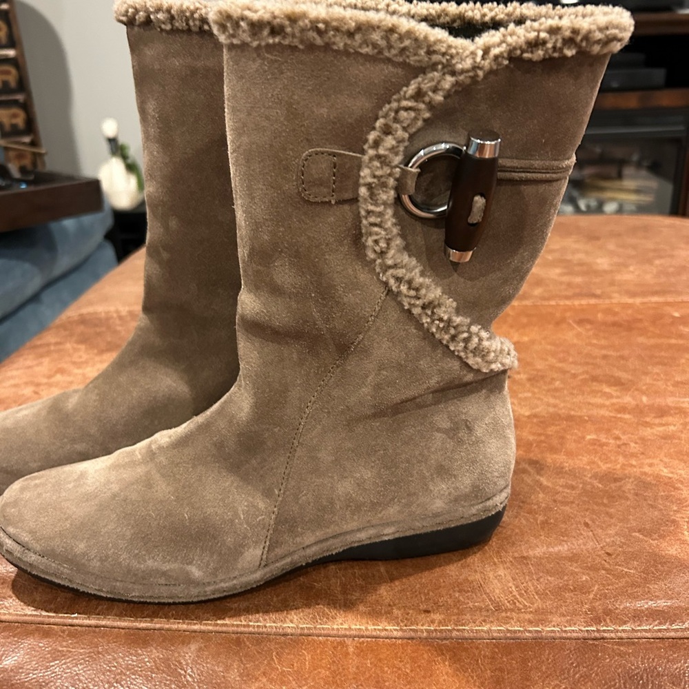 Cozy Tan Suede Women's Boots